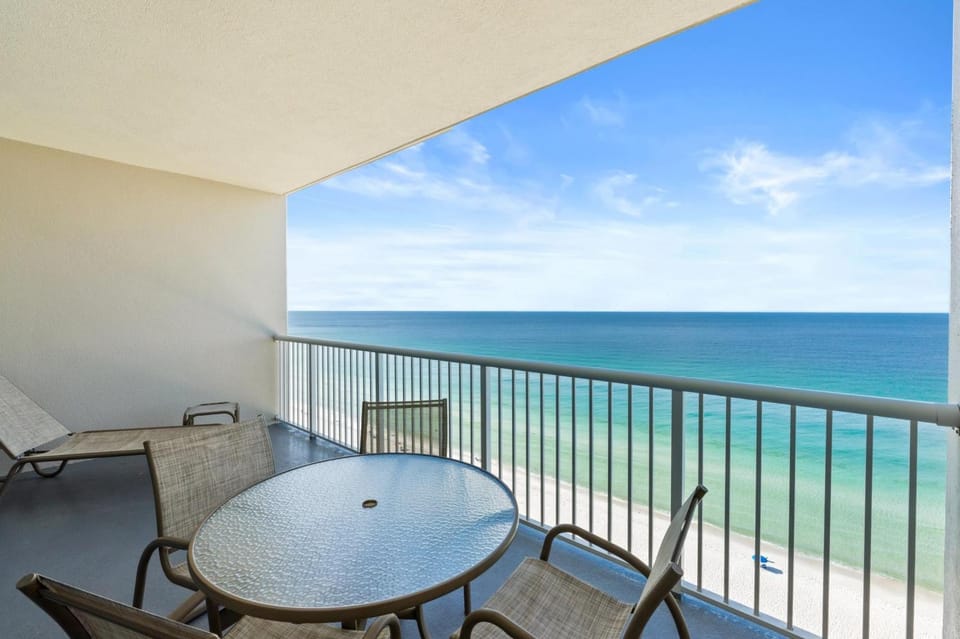 Day, View (from property/room), Balcony/Terrace, Seating area, Beach, Sea view