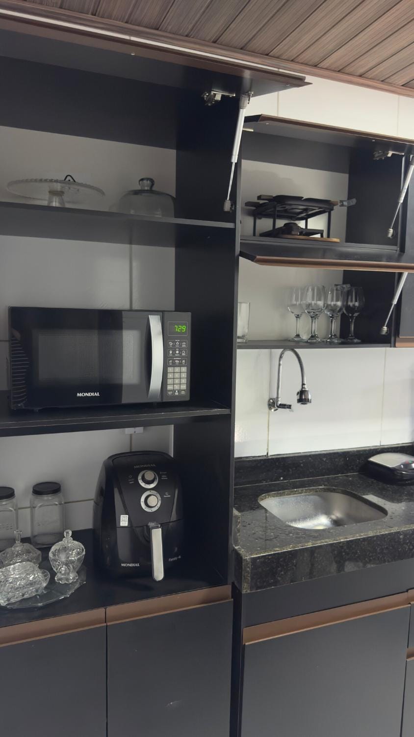 Coffee/tea facilities, Kitchen or kitchenette, stove, toaster