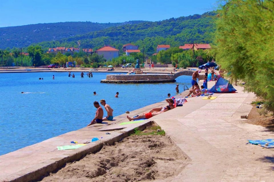 Day, People, Beach, Sea view, group of guests