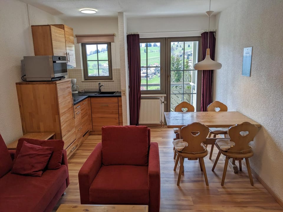 Kitchen or kitchenette, Living room