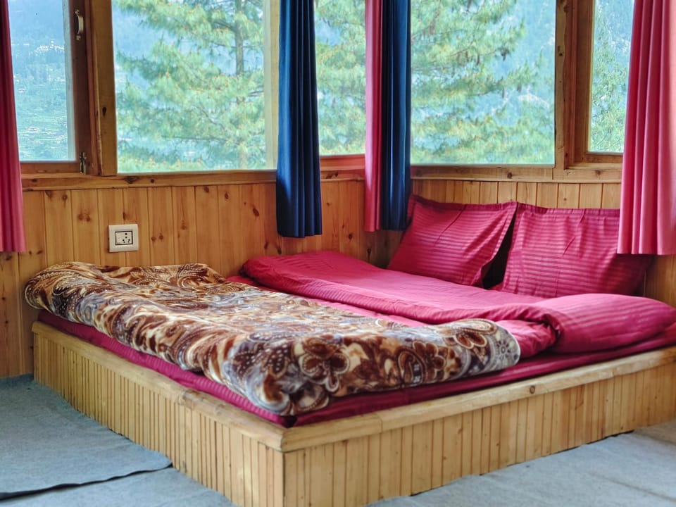 Jibhi Pine Nature Tree house Chalet in Himachal Pradesh