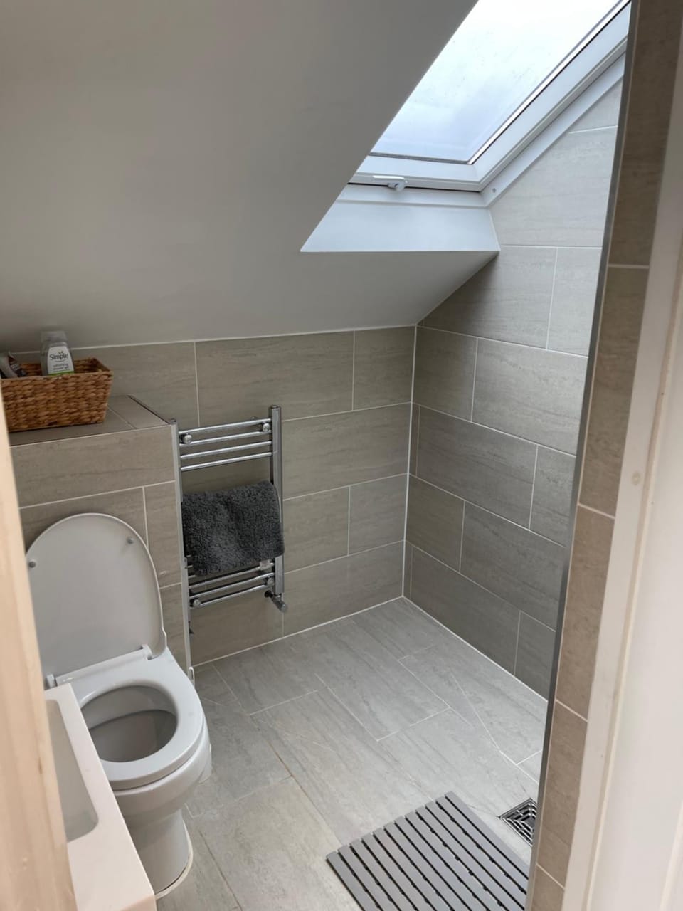 Shower, Toilet, Bathroom, internet, towels