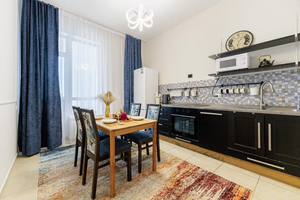 Kitchen or kitchenette, Dining area, dishwasher, oven, stove