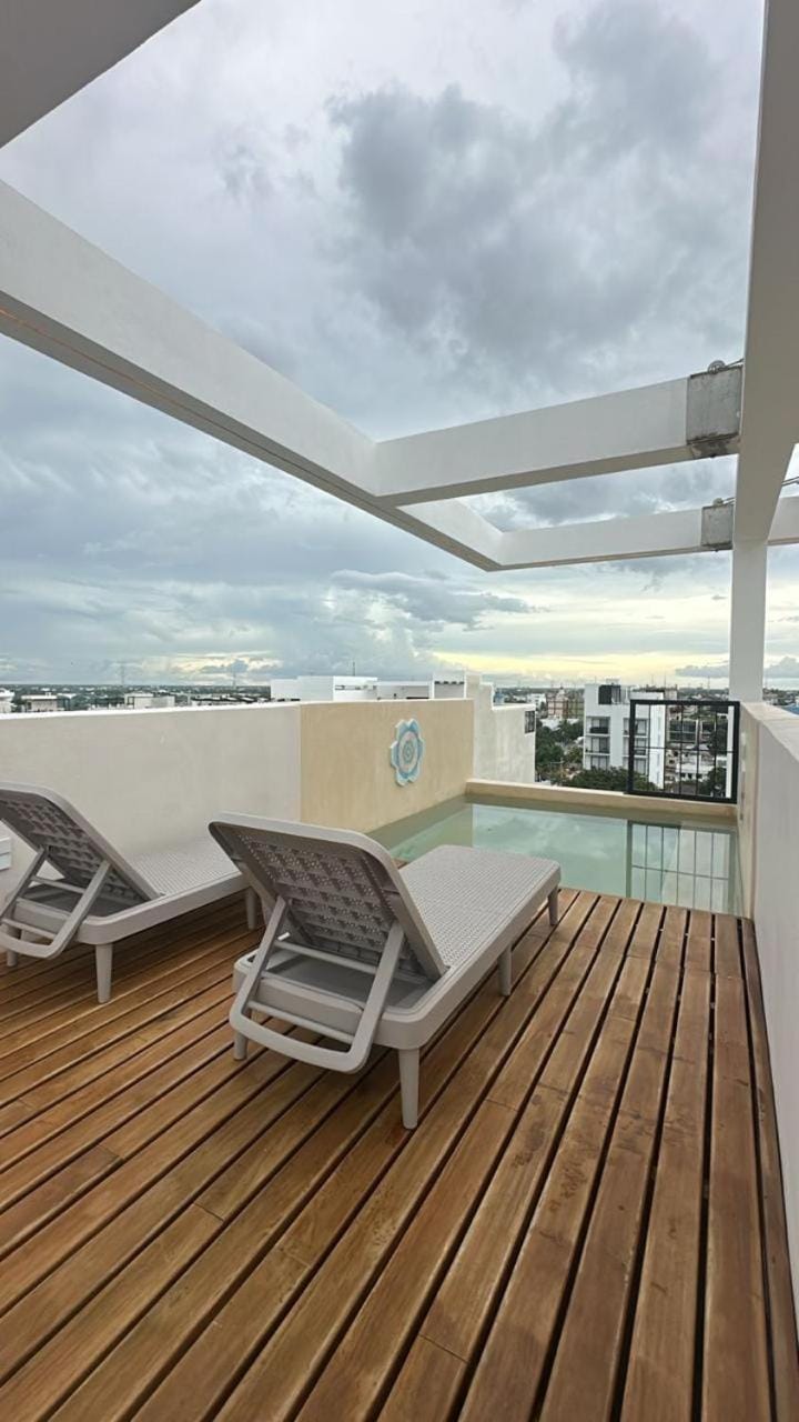 Pool view, Swimming pool, sunbed