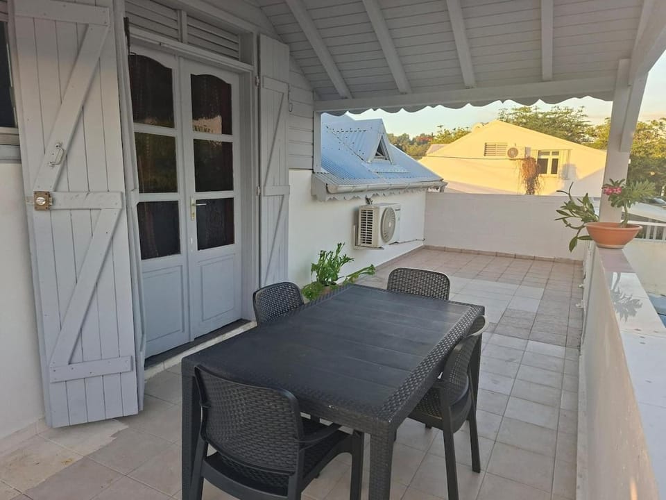 Spacious 2 beds flat in Grande-Terre center Apartment in Grande-Terre, Guadeloupe
