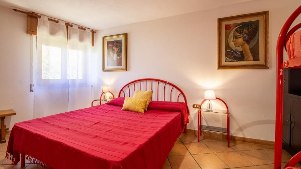 Laide Mediterranea con Spiaggia a Piedi Garage e Aria Cond Apartment in Sardinia