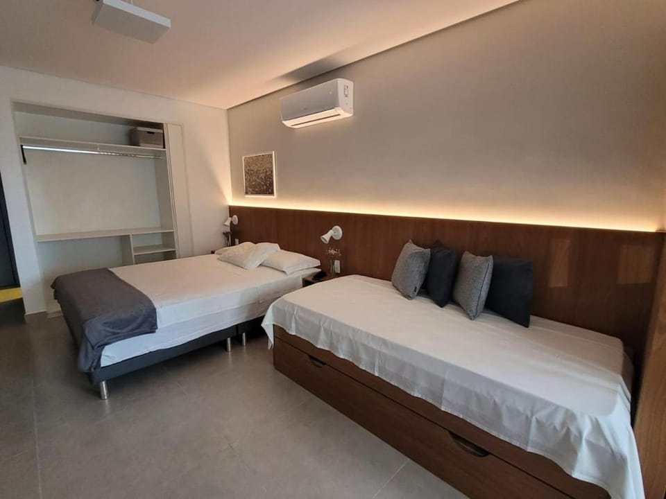 Bed, Bedroom, air conditioner