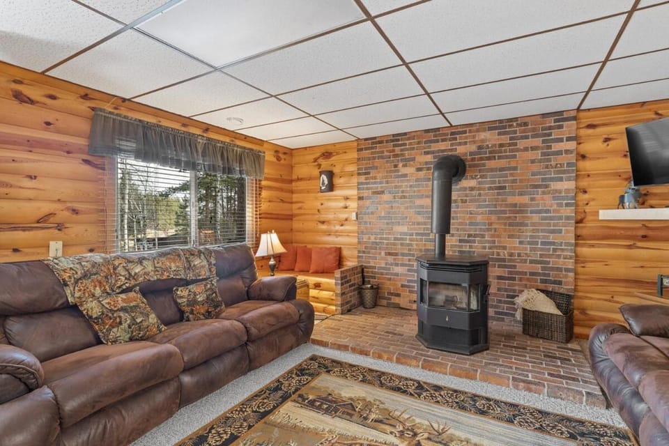 Communal lounge/ TV room, Living room, Seating area