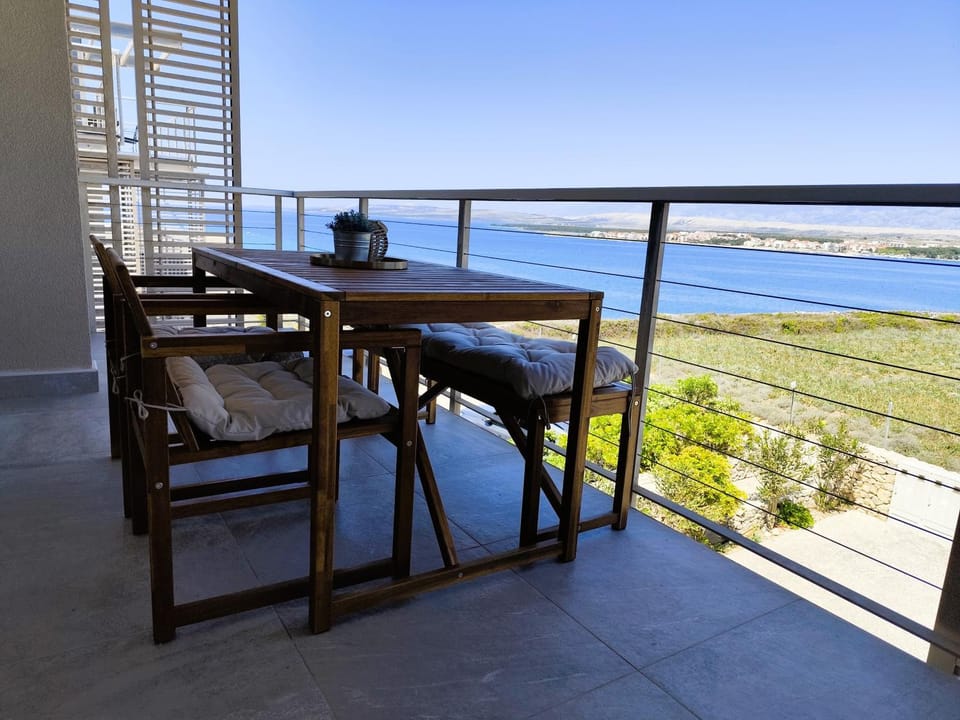 Sunset View apartment - modern three bedroom apartment with sea view and pool Apartment in Zadar County