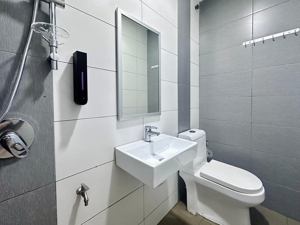 106-1Bed Nusa Bestari-Near Bkt Indah Riverview Inn Bed and Breakfast in Johor Bahru