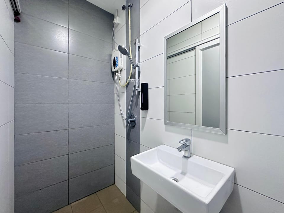 106-1Bed Nusa Bestari-Near Bkt Indah Riverview Inn Bed and Breakfast in Johor Bahru