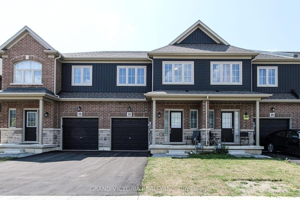 Spacious 3BR Sleeps 10 Free Parking & Wi-Fi House in Hamilton