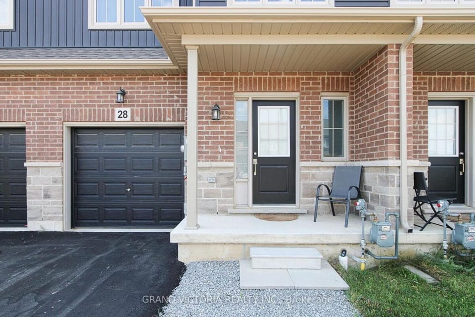 Spacious 3BR Sleeps 10 Free Parking & Wi-Fi House in Hamilton