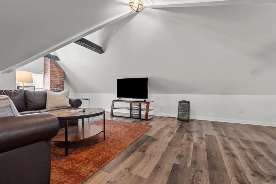 Bourbon Trail - Loft in Downtown Lexington Apartment in Lexington