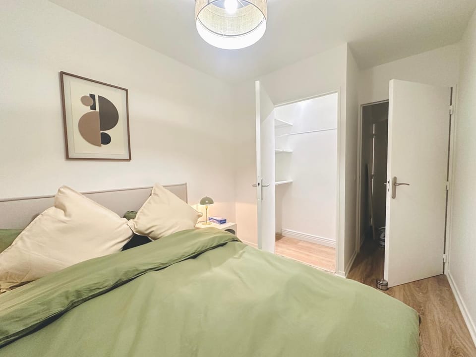 Bed, Bedroom, wardrobe