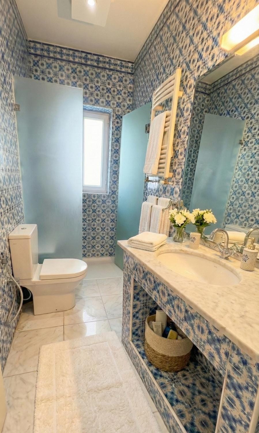Shower, Toilet, Bathroom, bidet, towels