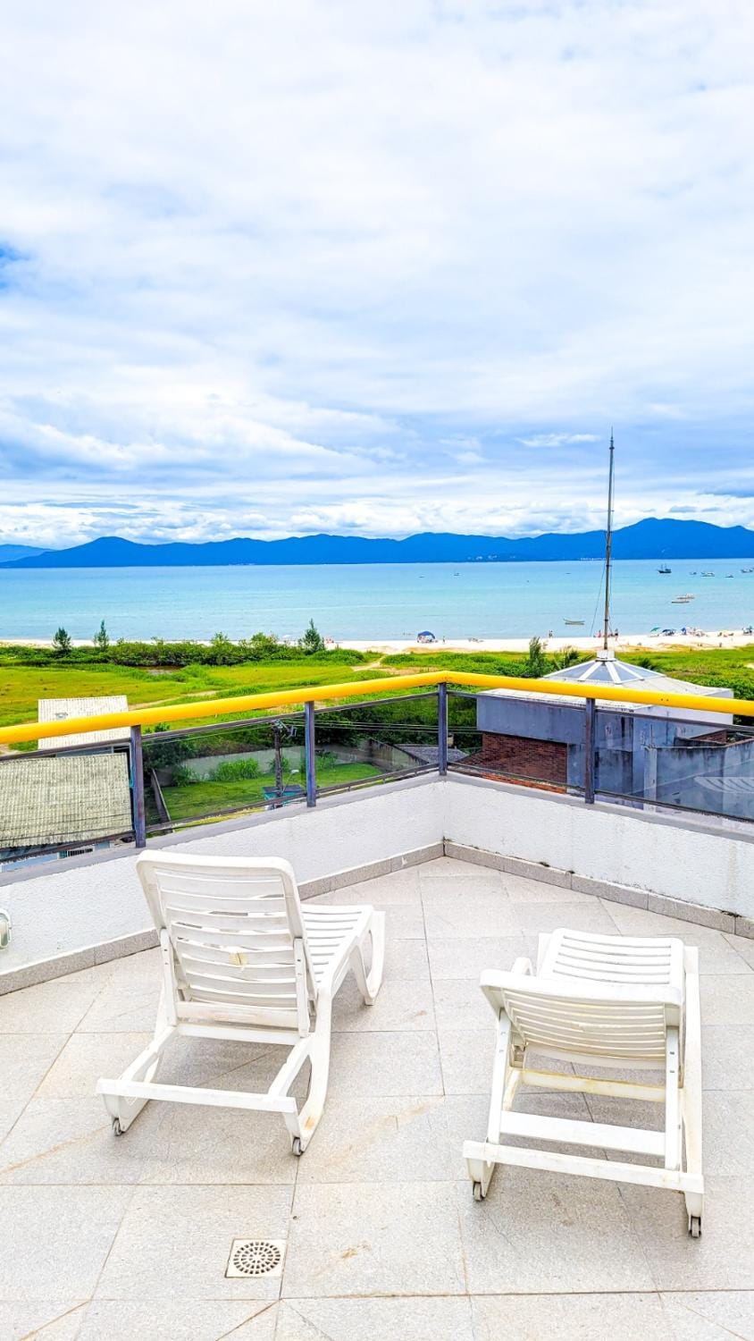 Ap de 3 suítes com vista para o mar Apartment in Florianopolis