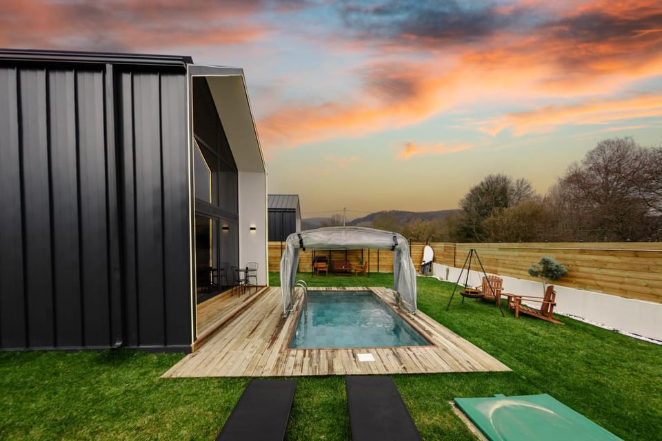 Garden, Swimming pool