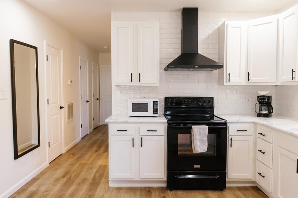 Earl Grey - Studio Space in Downtown Lexington Apartment in Lexington