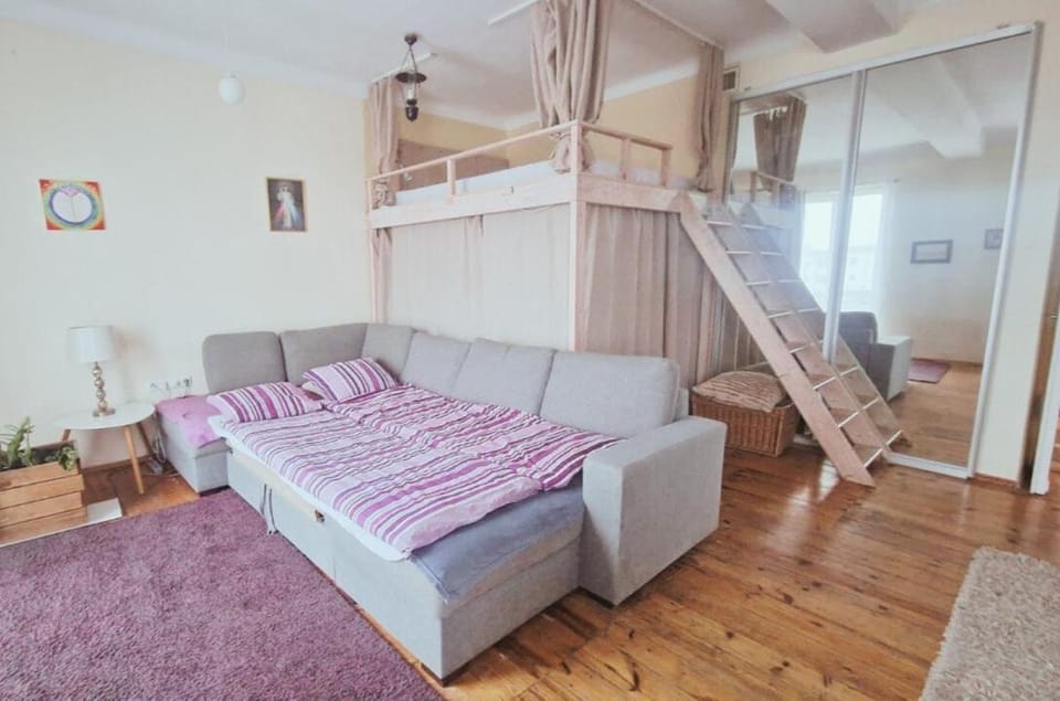 Cozy Sunny Apartment in the center of Warsaw Prague Apartment in Warsaw