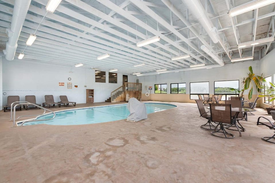 Lakin it Easy Condo for 2 House in Kimberling City