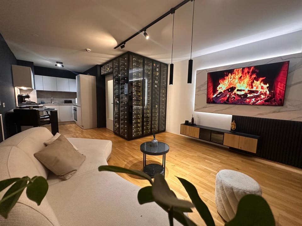 TV and multimedia, Living room, Seating area