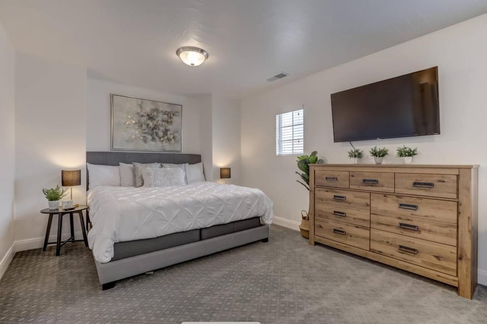 Bed, Bedroom