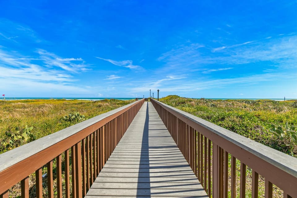 3BR w/ Gulf Views & Pool: Suntide III - Unit 808 House in South Padre Island