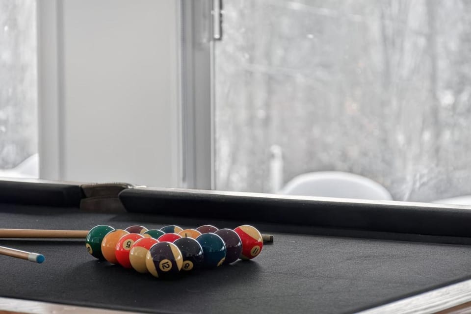 Chalet Signature Royal Laurentien avec SPA House in Ontario