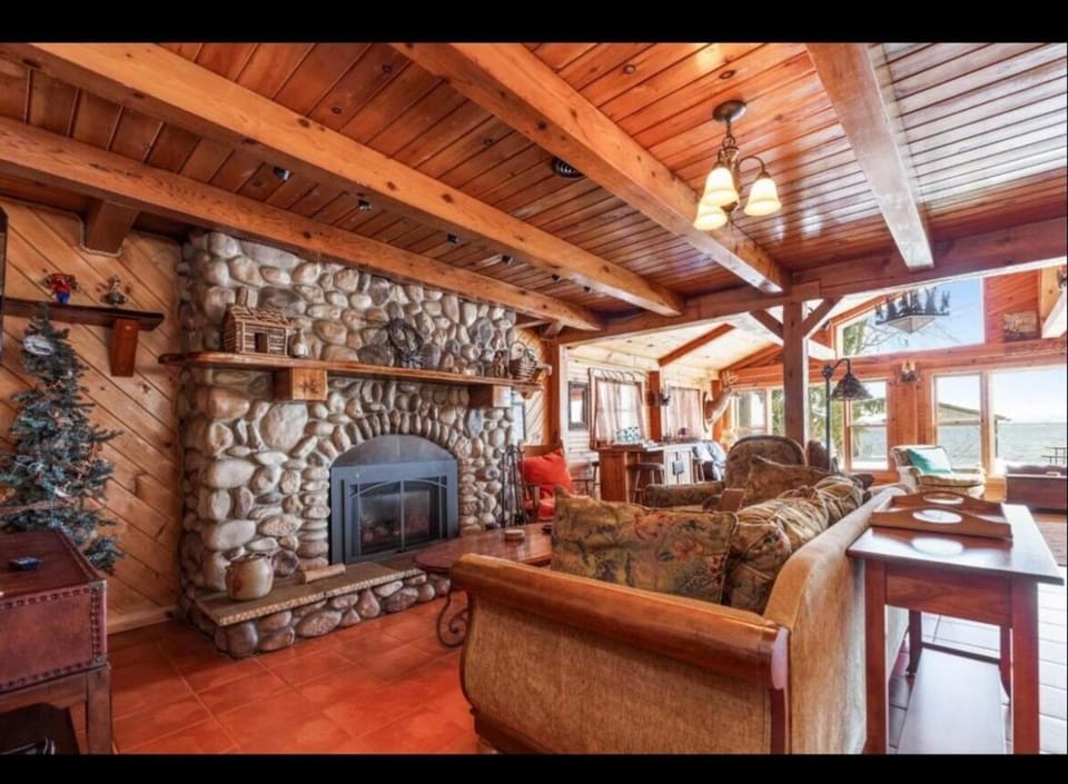 Living room, fireplace