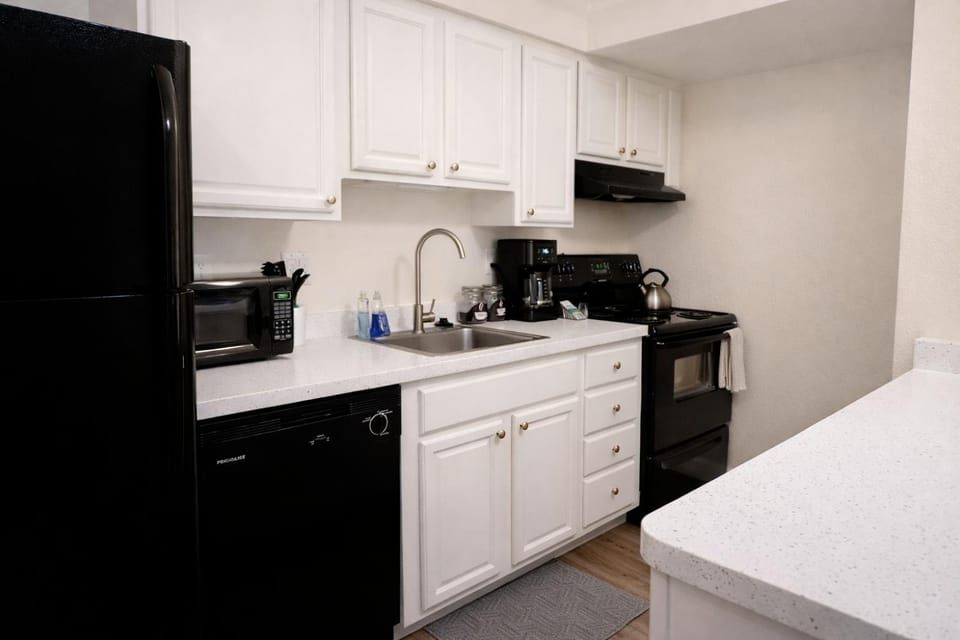 Two Bedroom Loft, King Beds, Down Town Convenience Apartment in Salt Lake City