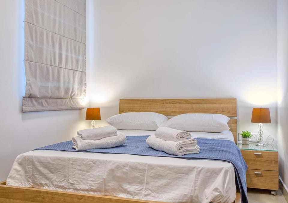 Stylish Balluta Bay Scape, 3BD Apartment Apartment in Sliema