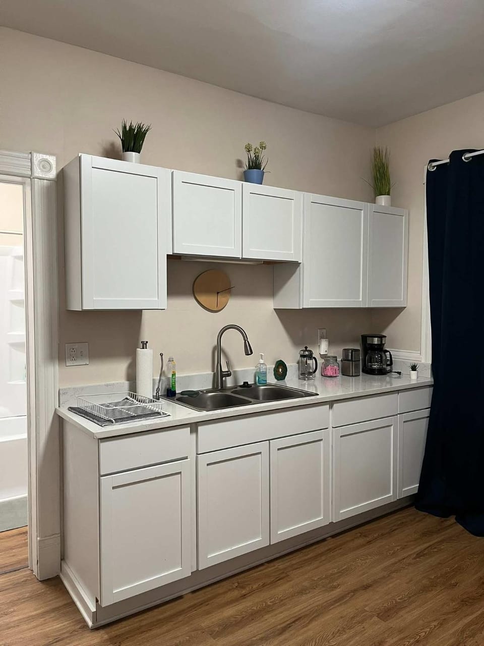 Cozy Home off Brady ST Apartment in Milwaukee