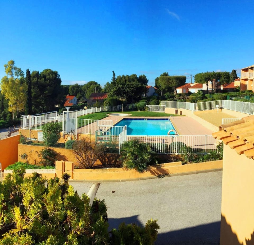 Résidence les Hauts d'Athéna - maeva Home - Studio + coin cabine et mezzanine climatisé vue mer 4 personnes MAE-2973 Cabin in French Riviera