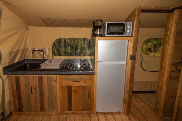 Camping Hôtel Maui Hotel in Provence
