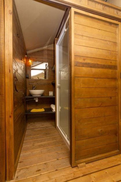 Camping Hôtel Maui Hotel in Provence