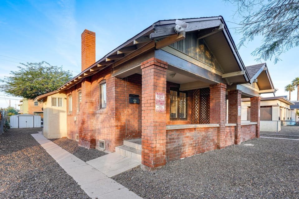 1 Mi to Dtwn, Chase Field! Getaway Near Light Rail House in Phoenix