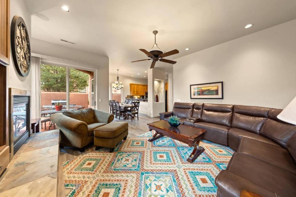 Seating area, fireplace