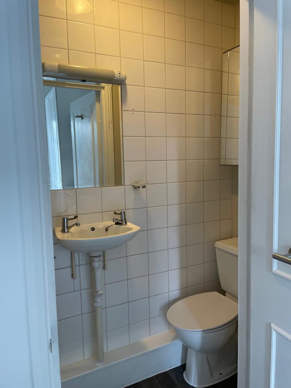 Self Contained Studio Flat Apartment in London Borough of Ealing