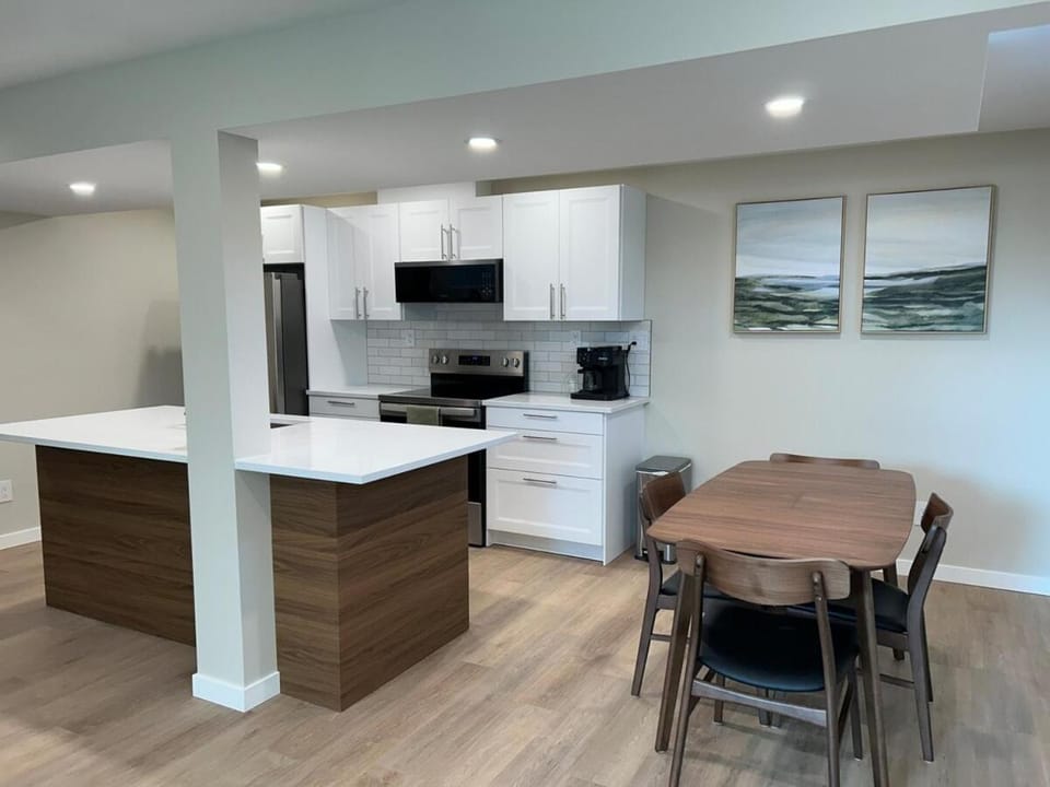 The Basement Suite on Paradise Hill Apartment in Prince George