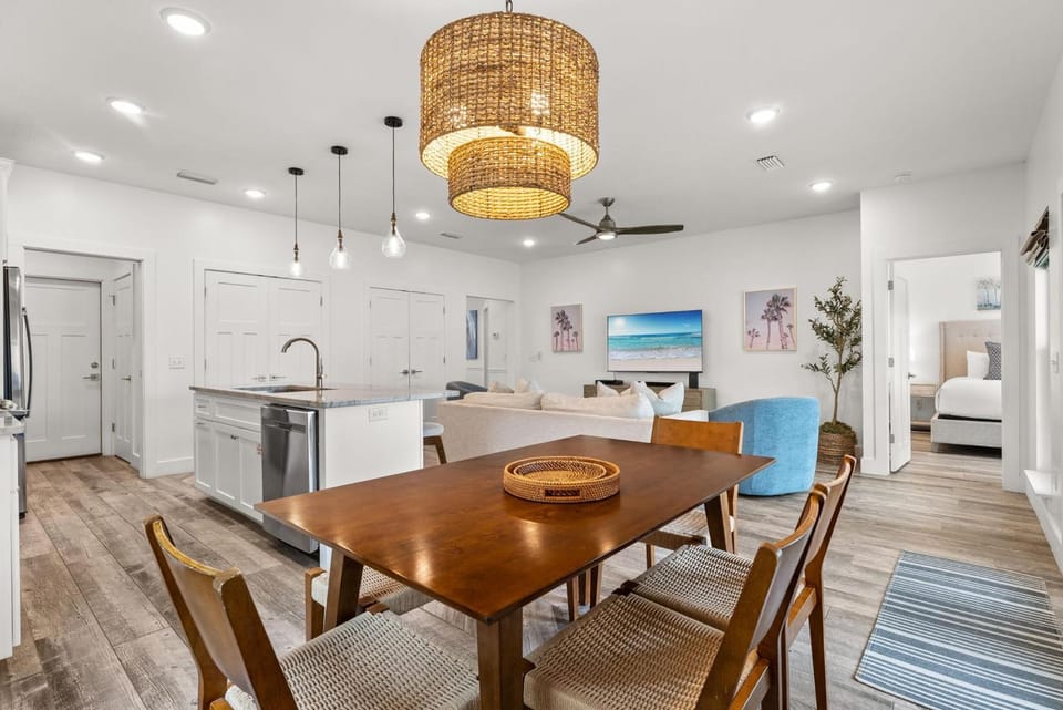 TV and multimedia, Kitchen or kitchenette, Living room, Seating area, Dining area, dishwasher
