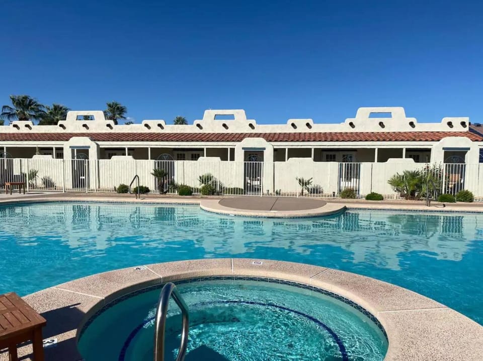 Day, Hot Tub, Swimming pool, sunbed