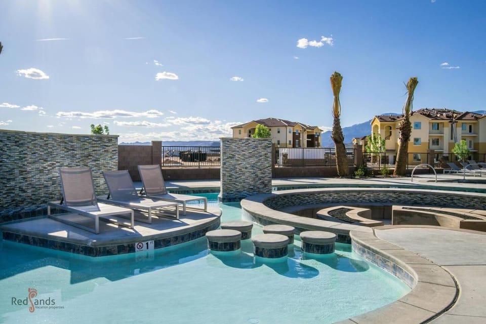 Swimming pool, sunbed