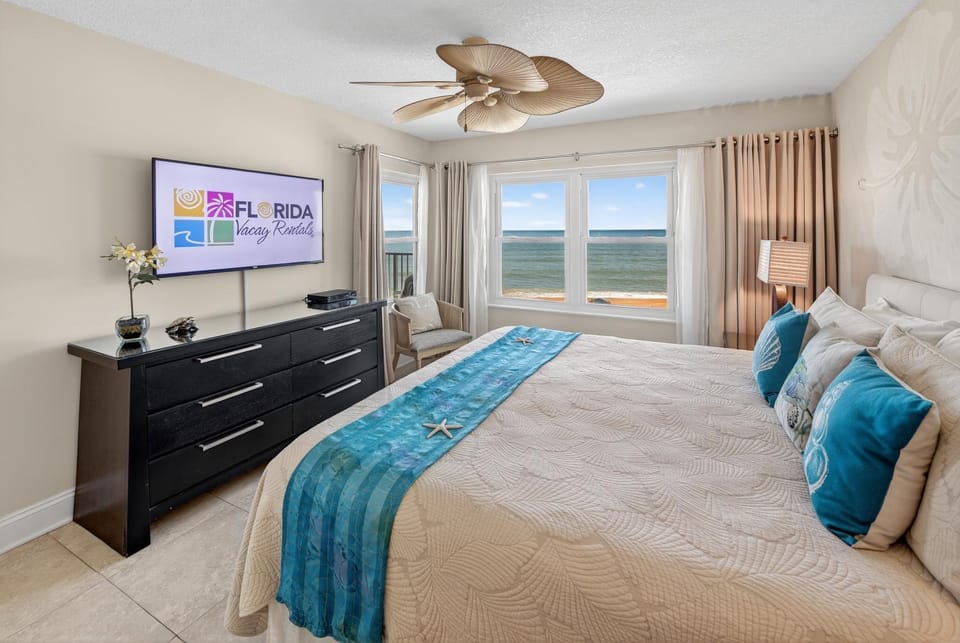 Direct oceanfront 2/2 condo with a private balcony, heated beachfront pool, and garage Apartment in Ormond By The Sea