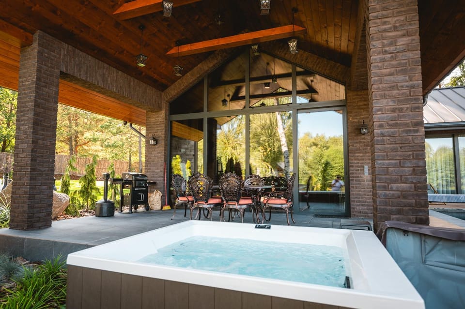 Patio, Hot Tub