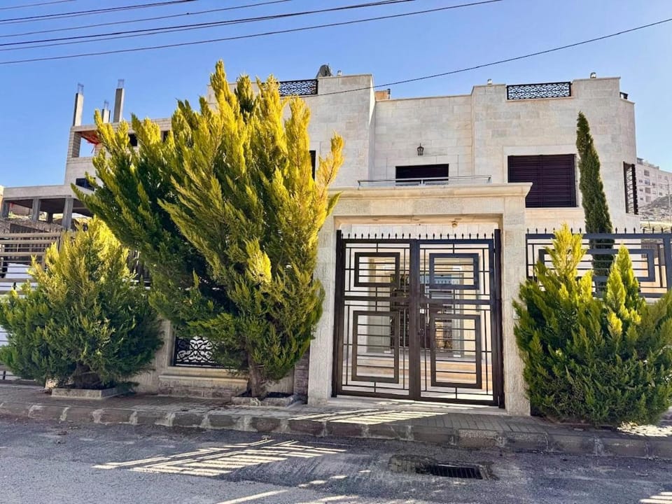 Bright & Comfortable Villa in Abu Nuseir Villa in Africa