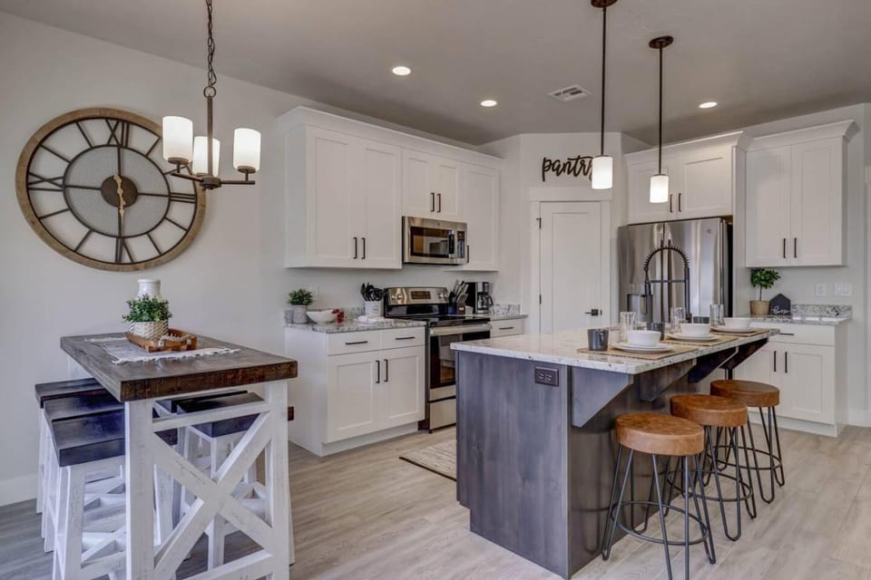 Kitchen or kitchenette, Dining area, pet friendly