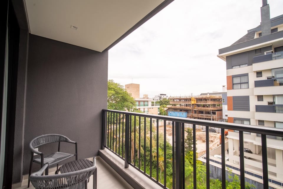 View (from property/room), Balcony/Terrace, City view