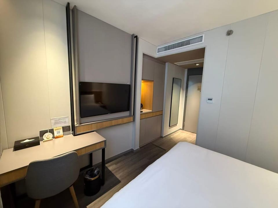 Home Inn Shanghai Lujiazui Babaiban Hotel in Shanghai