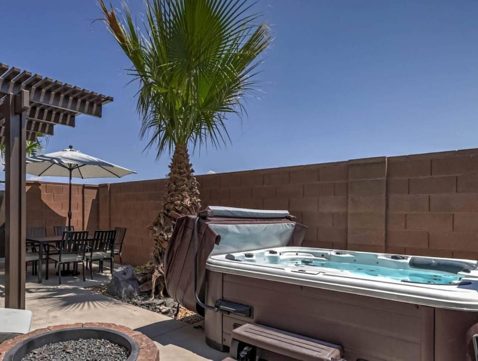Patio, Hot Tub